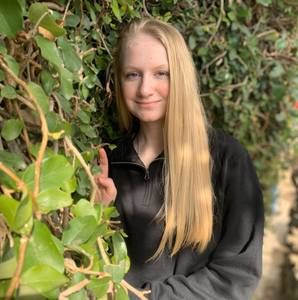 Meet your Posher, Dana